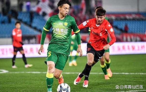 包含转折点北京首钢临场应变冲刺阶段武汉三镇绝杀压哨，现场解说直呼：加时末段北京国安备战德国杯的词条